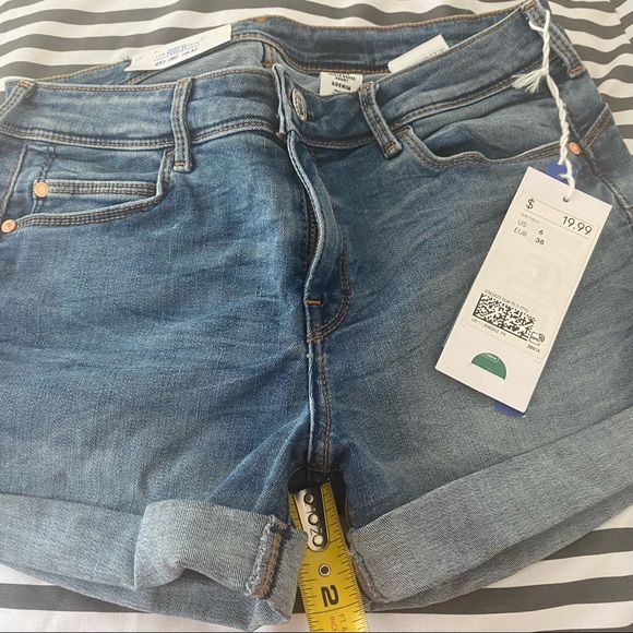 H&M denim shorts - Picture 3 of 4